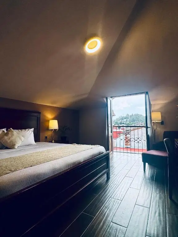 Parador Margarita guest room with balcony